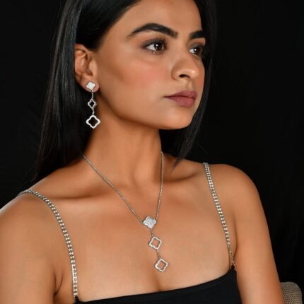 Taj Naaz Geometric Elegance Pendant Set